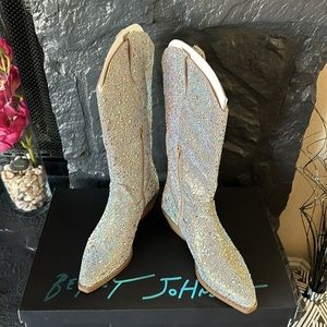 Betsy Johnson SB-DALAS RHINDSTONE COWBOY BOOTS, Size 8.5, Brand New in the box!